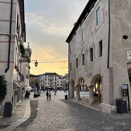 Ponte Vecchio, Elegante Appartamento A Due Passi Dal Centro Bassano del Grappa Eksteriør bilde